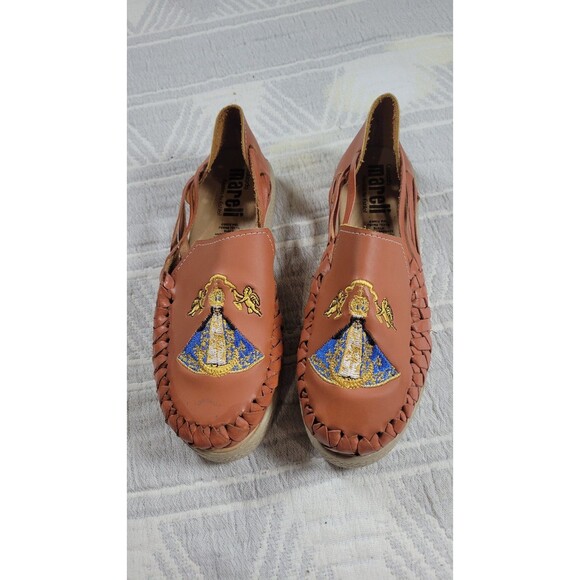Calzado Marelli Leather Huarache Flats Handmade in Mexico, Virgin of Aparecida - Picture 1 of 5